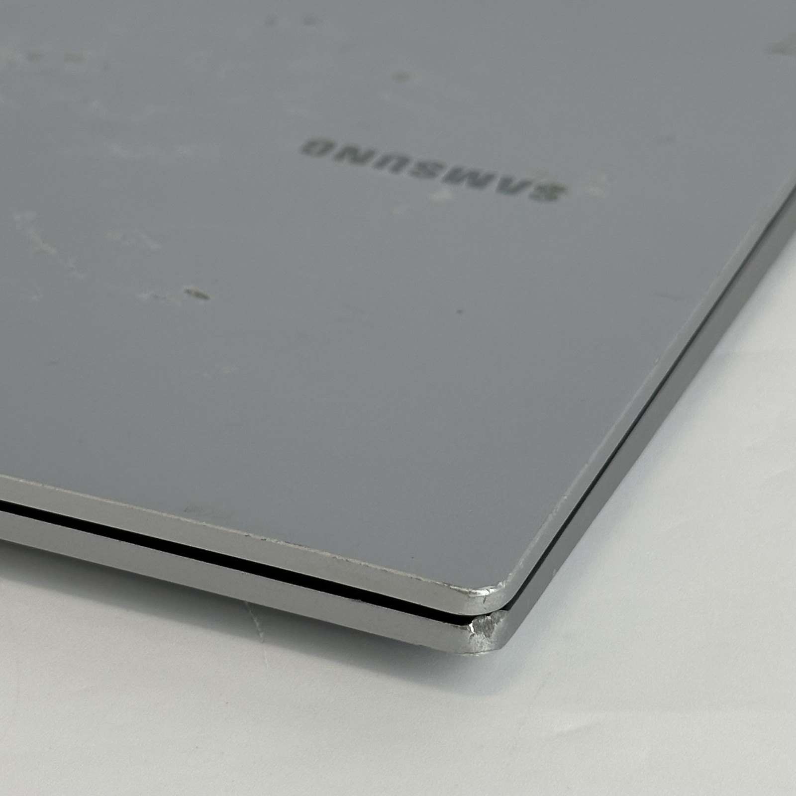 Samsung Galaxy Book4 15 Silver FHD 1.8 GHz Core 7 150U 16GB 512GB SSD FRAME GA