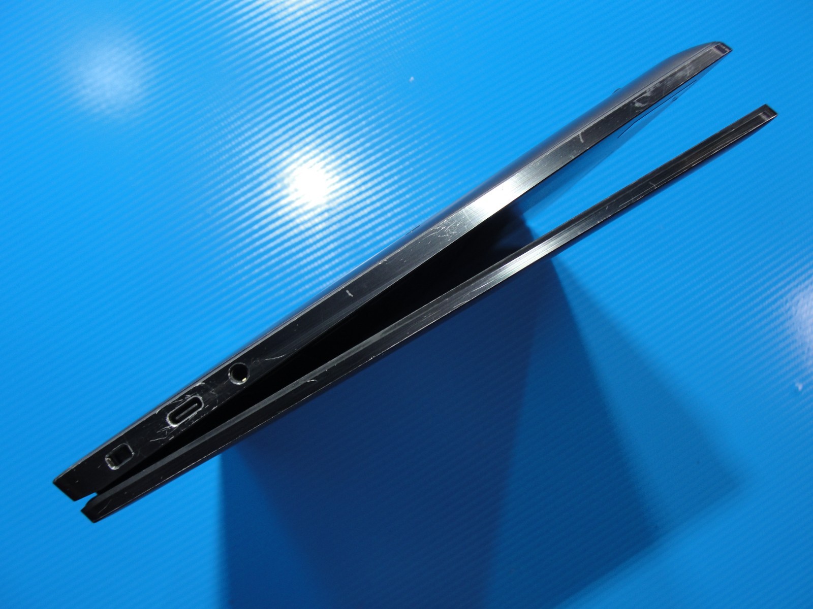 Dell Latitude 9330 13.3″QHD+ Touch Core i7-1260U 1.1GHz 16GB RAM 256GB SSD +PA