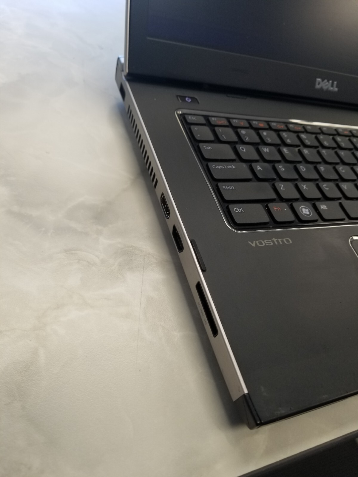 Dell Vostro 3550 15.6in. ( Intel Core i3 2nd Gen., 2.1GHz, 4GB) No Harddrive