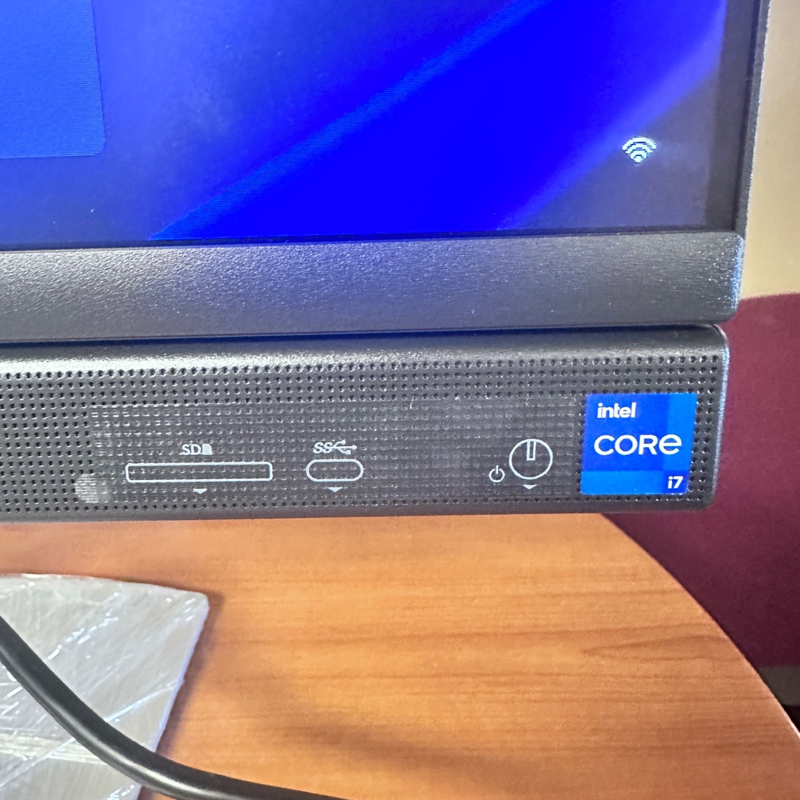 Dell OptiPlex 7420 AIO Plus 23.4″ FHD, i7-14700, 16GB DDR5, 512GB SSD *Pls READ*