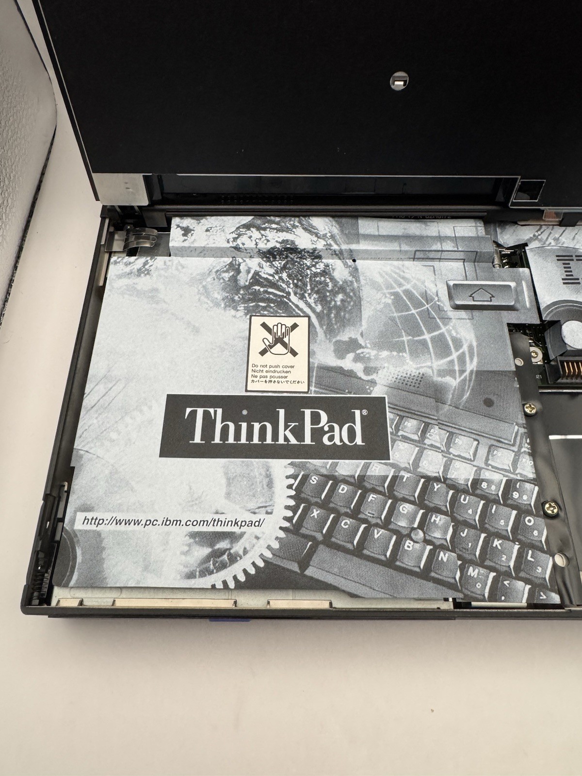 Rare Vintage IBM ThinkPad 365X Pentium  LAPTOP WINDOWS 95
