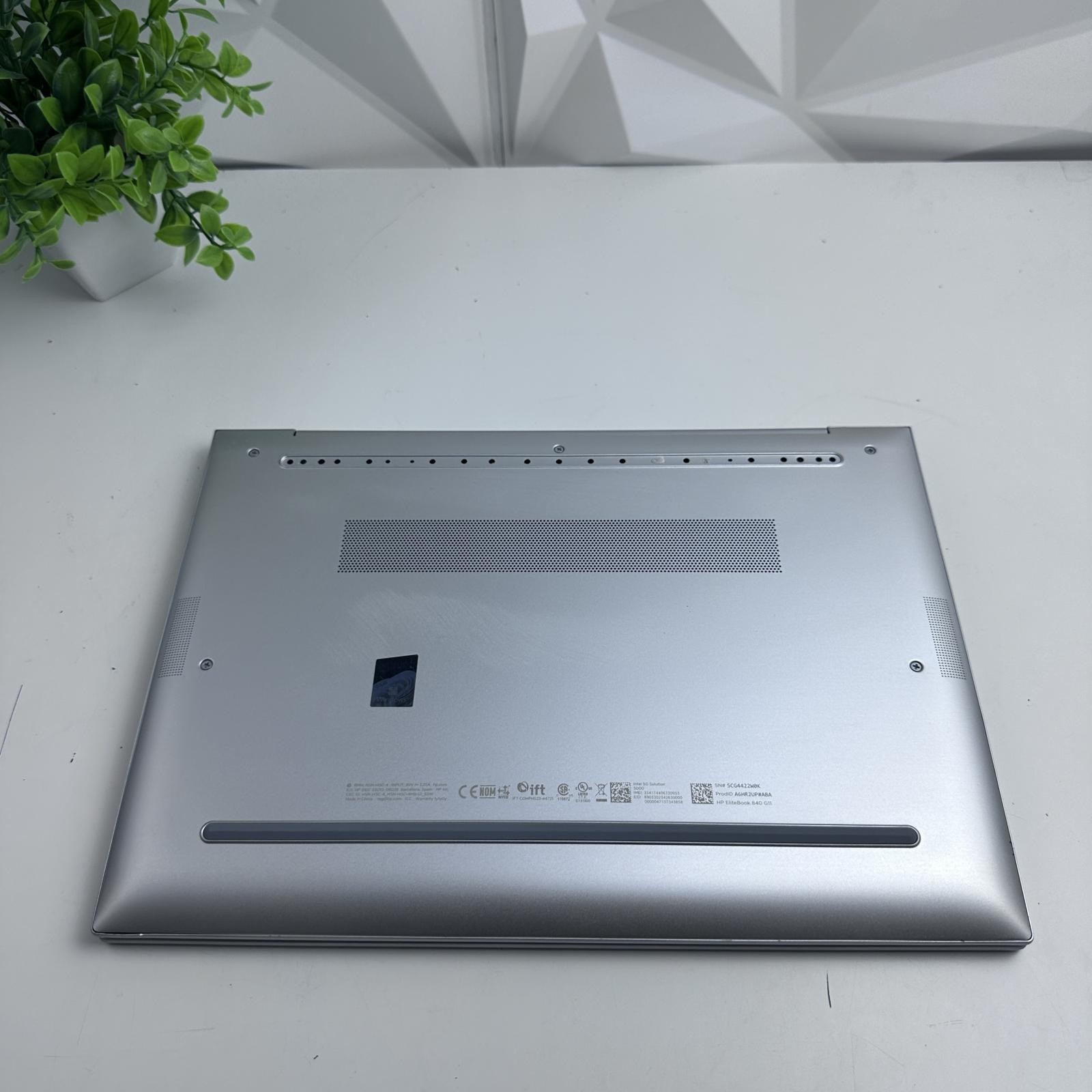HP EliteBook 840 G11 Laptop, 14″ Touchscreen, Ultra 5 135U, 32GB RAM, 256GB SSD