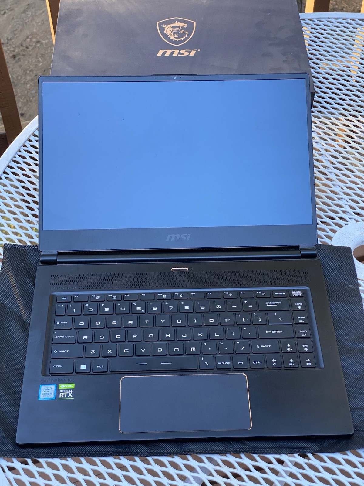MSI GS65 Stealth 15.6″ 240hz / i9-9980H 2.30GHz/ 32GB RAM/ 1 TB / RTX 2080 Max-Q