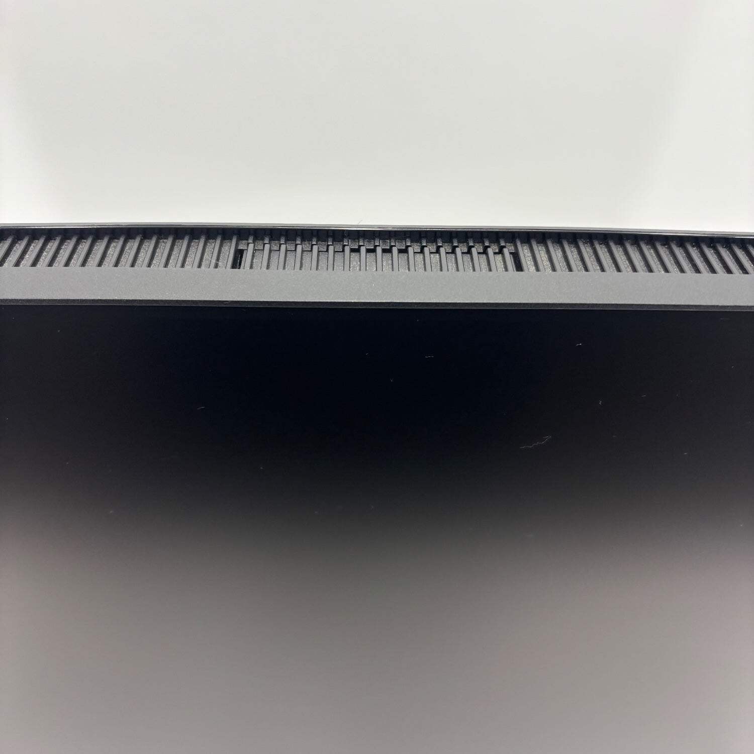 Dell Inspiron 5400 23.8″ i3-1115G4 3.0 GHz 8GB RAM 256GB SSD