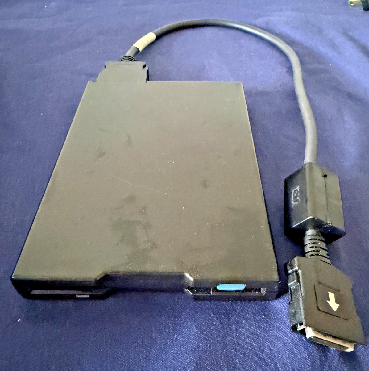 Vtg IBM Thinkpad Laptop Model 365XD w orig Charger & 3.5″ drive, needs HDD