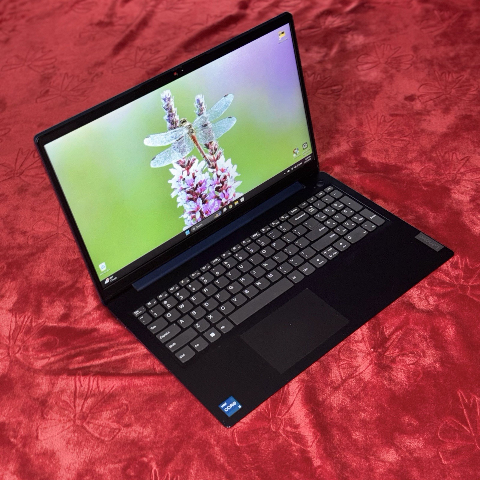 Lenovo Intel Core i5 Windows 11 Laptop Black Built-in Webcam Integrated Graphics