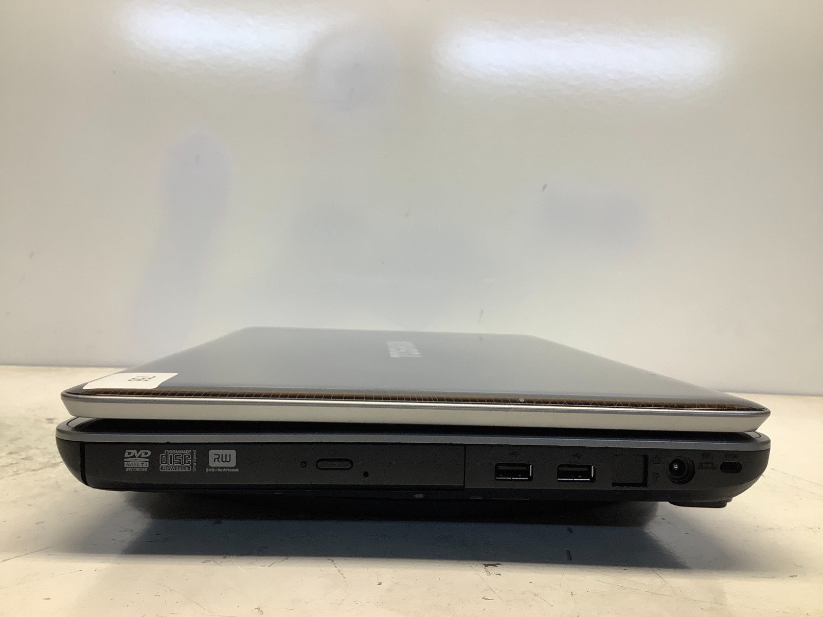 Toshiba Satellite A505-S6980 Intel Core 2 Duo T6600 2.2GHz 4 GB NO HDD CRACKED