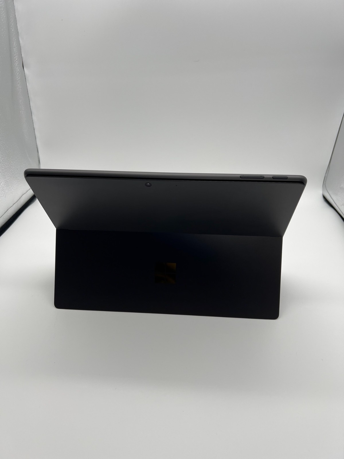 Microsoft Surface Pro 11 Copilot+ PC 13″ Snapdragon X Plus 16GB 512GB Black