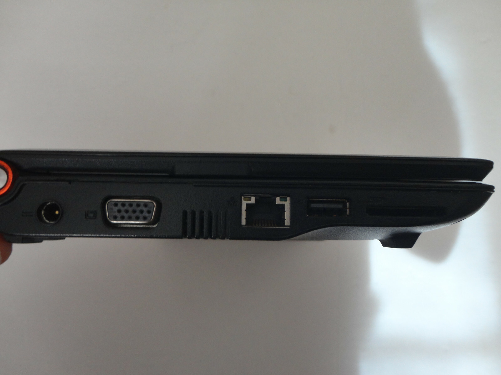 Acer Aspire One Series Model ZG5 Netbook-10.1″ (untested, no charger) AS IS!