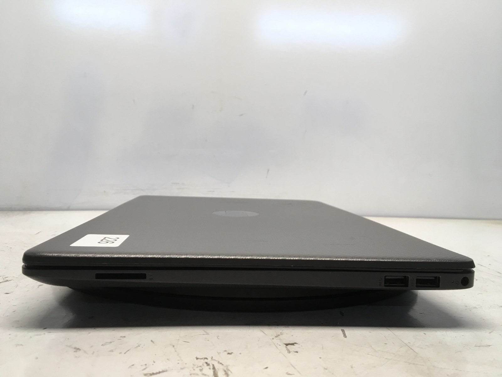 HP 255 G8 AMD Ryzen 5 5500U 2100MHz 4 GB NO HDD