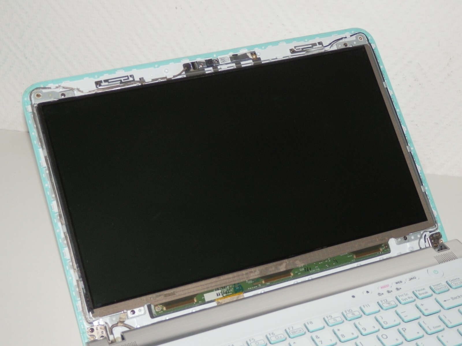 SONY Laptop SVE14AG15M, Intel Core i3-3110M, 14″ Zoll AMD Radeon, Unvollständig