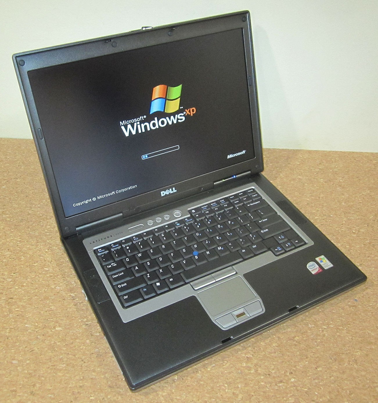 WIN XP Like NOS PRISTINE Dell D830 T9300 4gb 15.4 *NEW SSD* Serial DVDRW BT