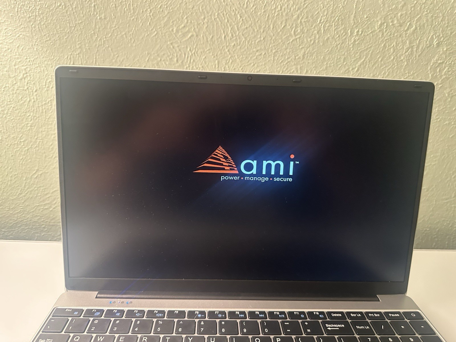 Windows 11 Pro PC, clean, fast. Great for work/gaming. License incl.