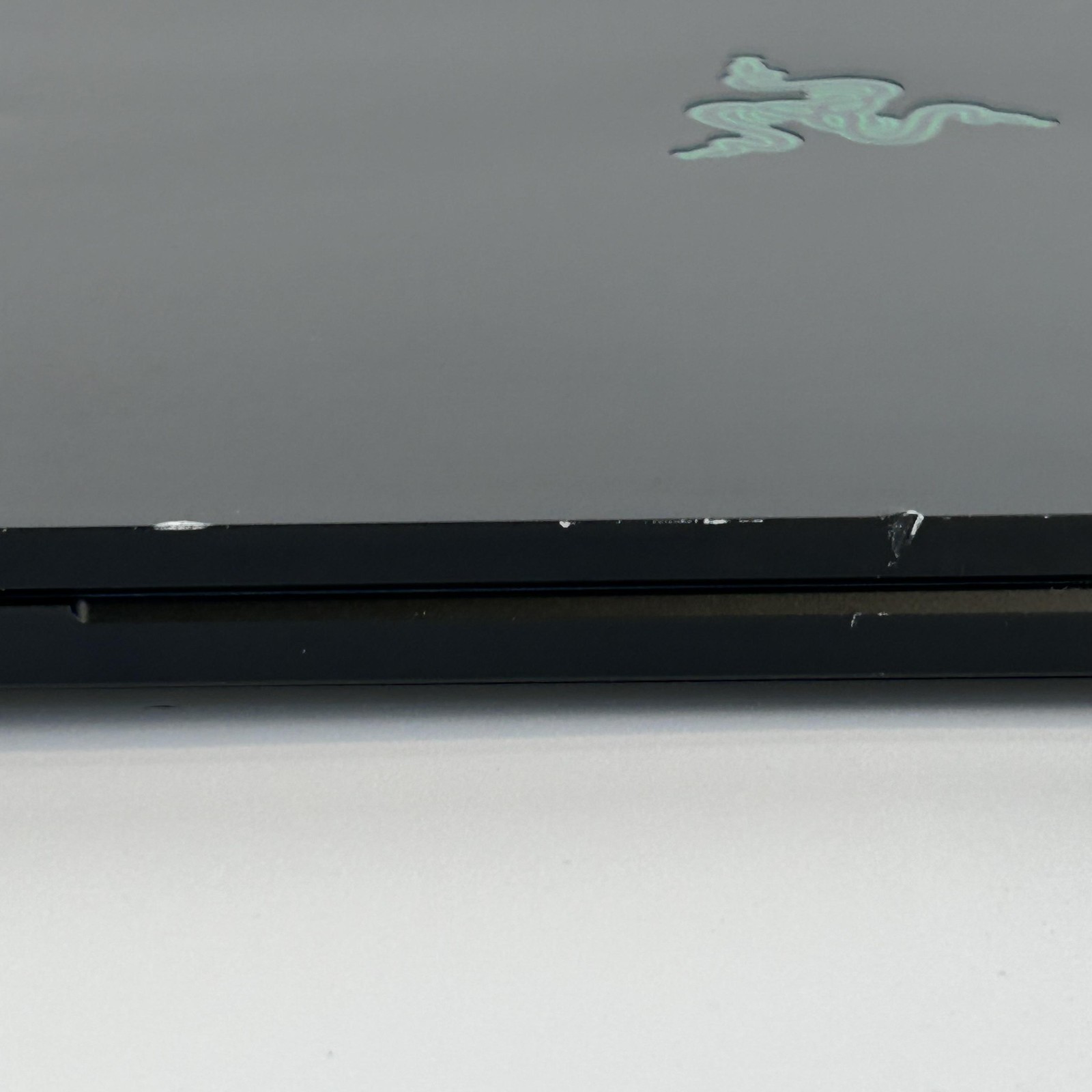 Razer Blade 18 240Hz QHD+ 2.2 GHz i9-13950HX 32GB 1TB/1TB NVIDIA RTX 4090 Good