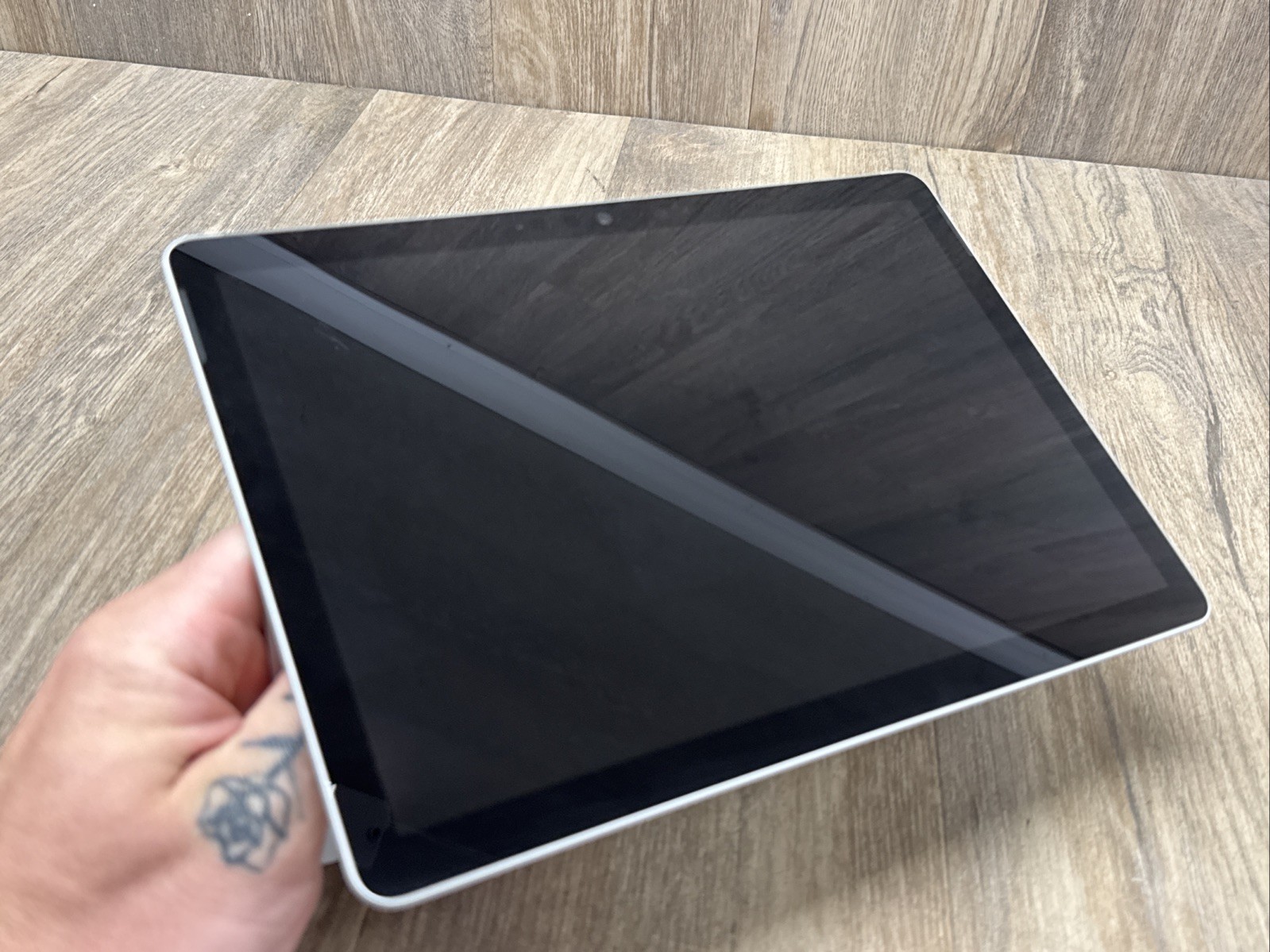Microsoft Surface Go 2 1901 Intel m3-8100Y 1.10GHz 8GB RAM 128GB SSD Win 11 Pro
