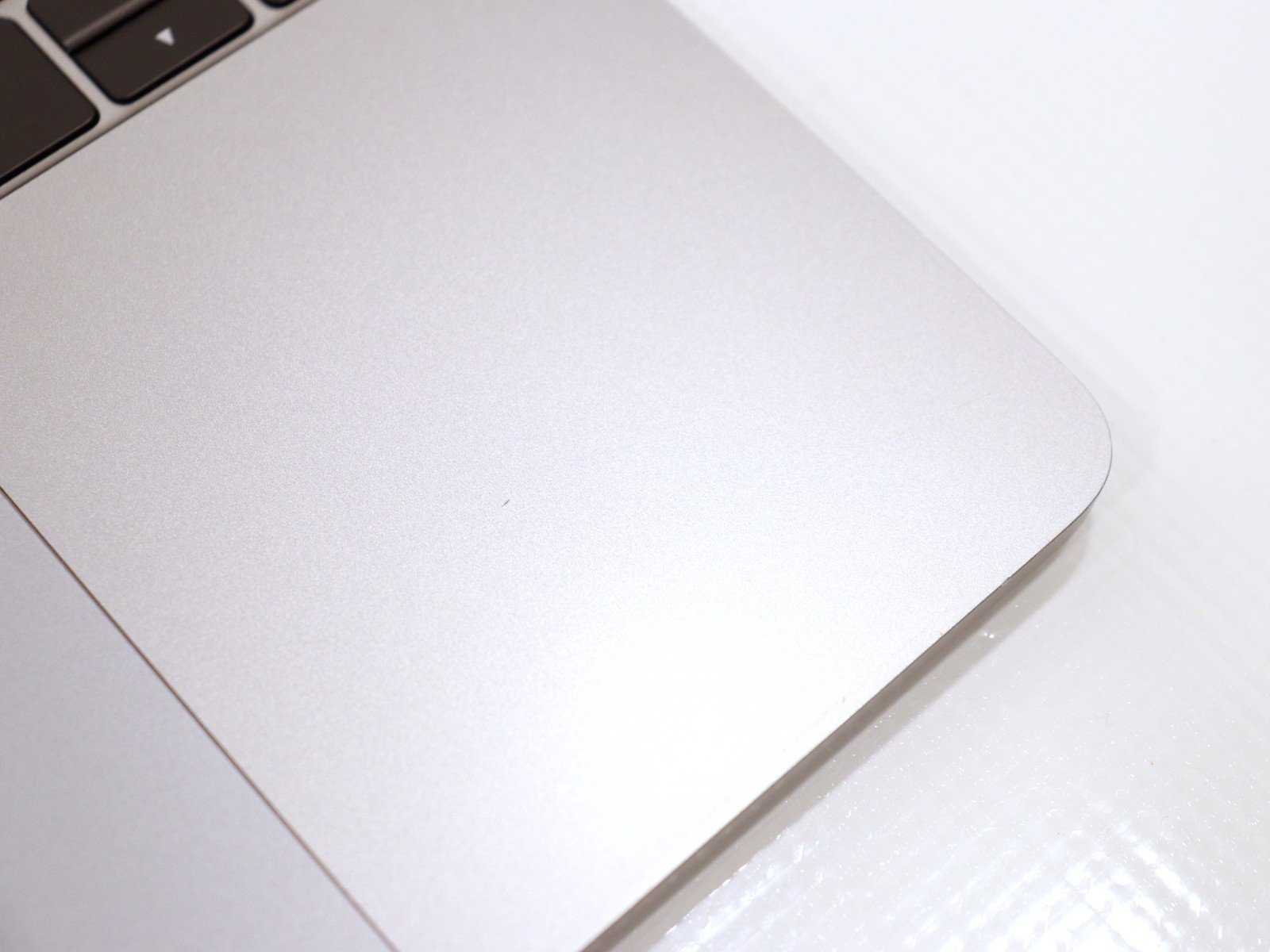 MacBook Pro 2027 a1708 13.3″ i5-7360U 8GB 128GB SSD- AS IS FIRMWARE L0CKED