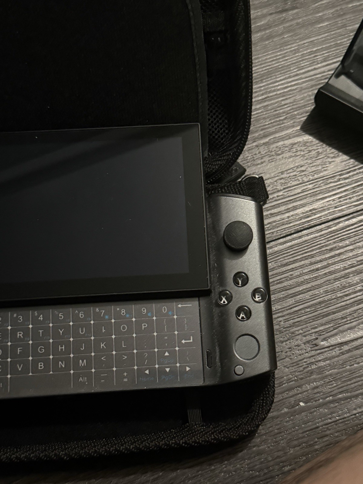 GPD WIN 3 Mobile Gaming PC i7-1165G7 16GB Ram w/ Charger Dock Case