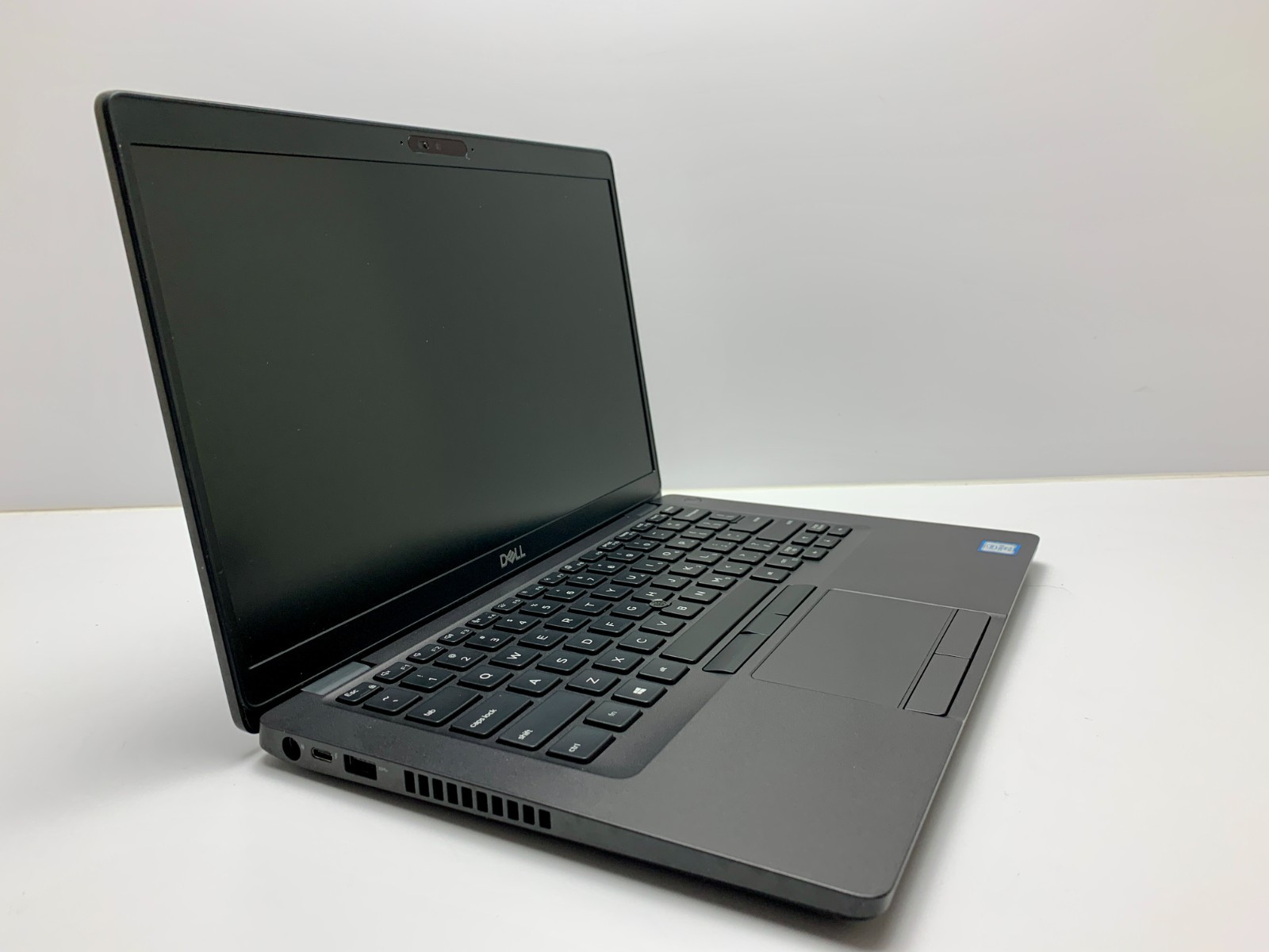 Dell Latitude 5400 | i5-8365U | 8GB RAM | 256GB SSD | LINUX | BAD USB PORT