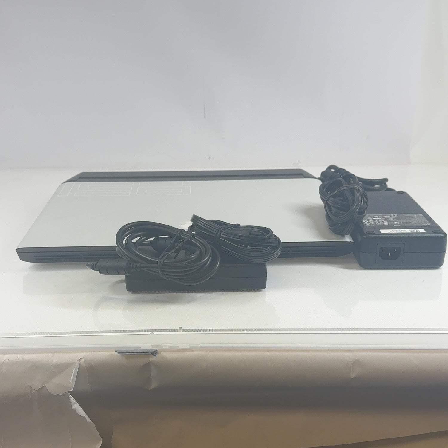 Alienware Area-51m R2 17.3″ i7-10700k 3.8GHz 16GB RAM 1TB SSD GeForce RTX 2070 S
