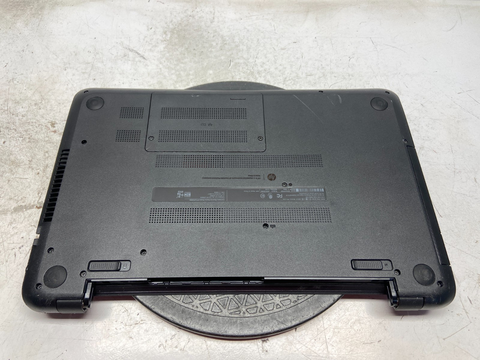 HP 15-F004DX AMD E1-2100 1000MHz 8 GB NO HDD