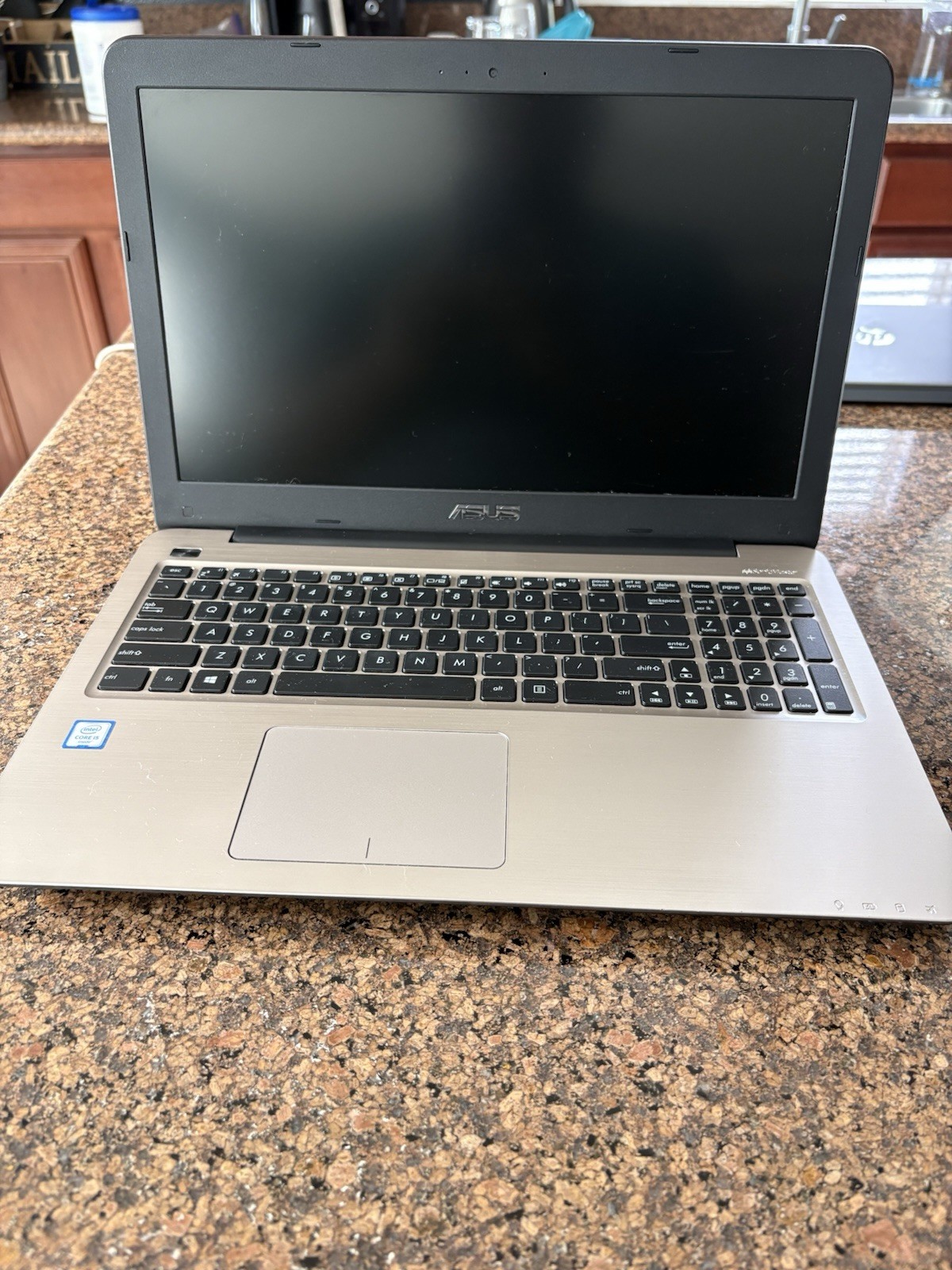 ASUS VivoBook 15.6″ Core i5 2.5GHz 8GB RAM 1TB HDD Win10 Silver