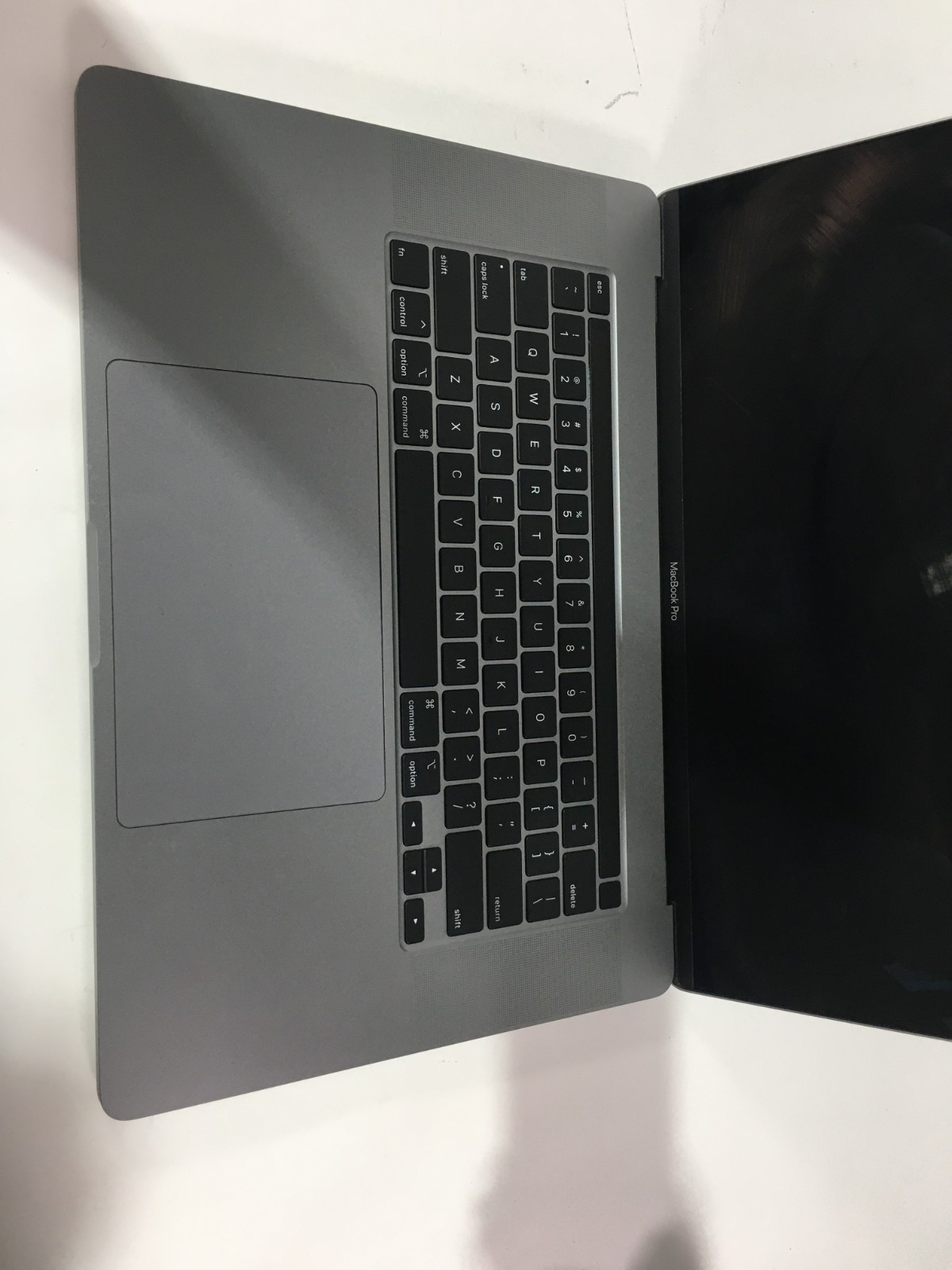 @XJ Apple MacBook Pro A2141 Core i9 9980HK 2.40GHz 32GB DDR4 1TB SSD macOS Tahoe