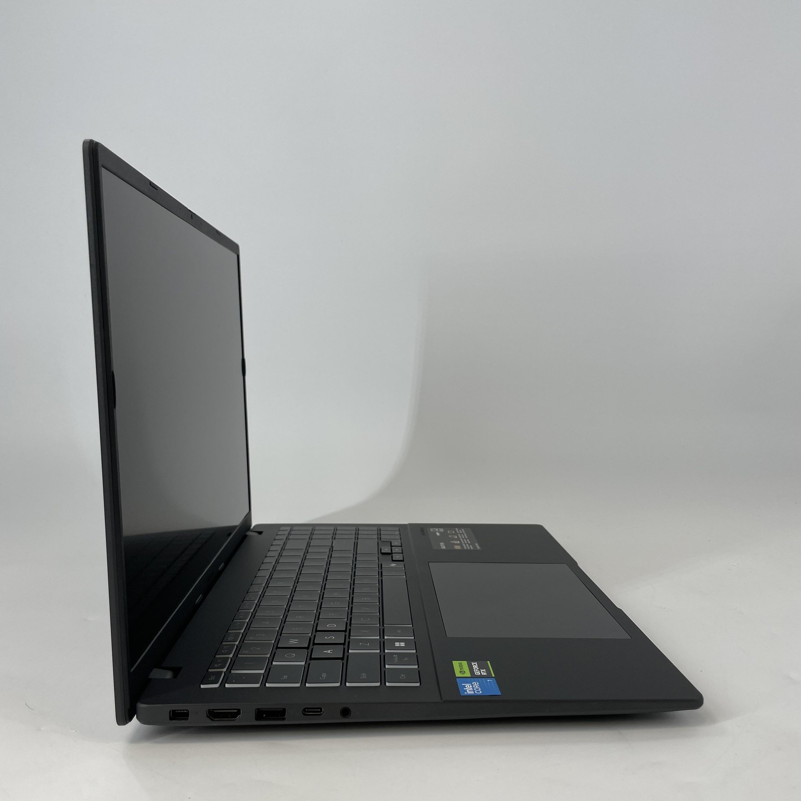 Asus V16 V3607VM 16″ FHD+ 144Hz 2.5 GHz Core 7 240H 32GB 1TB SSD RTX 5060