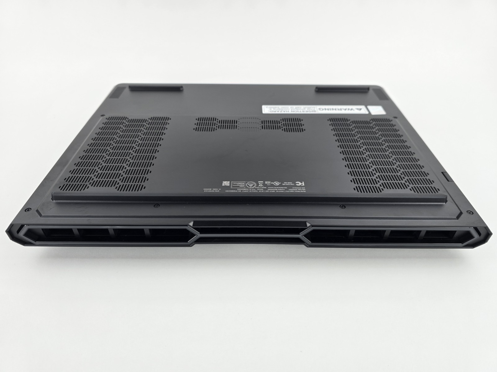Lenovo Legion Pro 7i 16IAX10H 16″ 2.5K OLED Ultra 9 275HX 32GB 1TB RTX 5080 Good