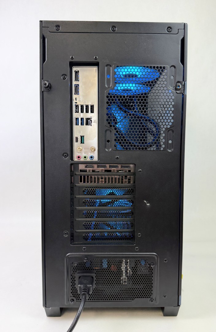 ASUS ROG GM700TZ 58L Gaming Desktop Ryzen 9 9950X 32GB 2TB RX 9070XT W11H Dent