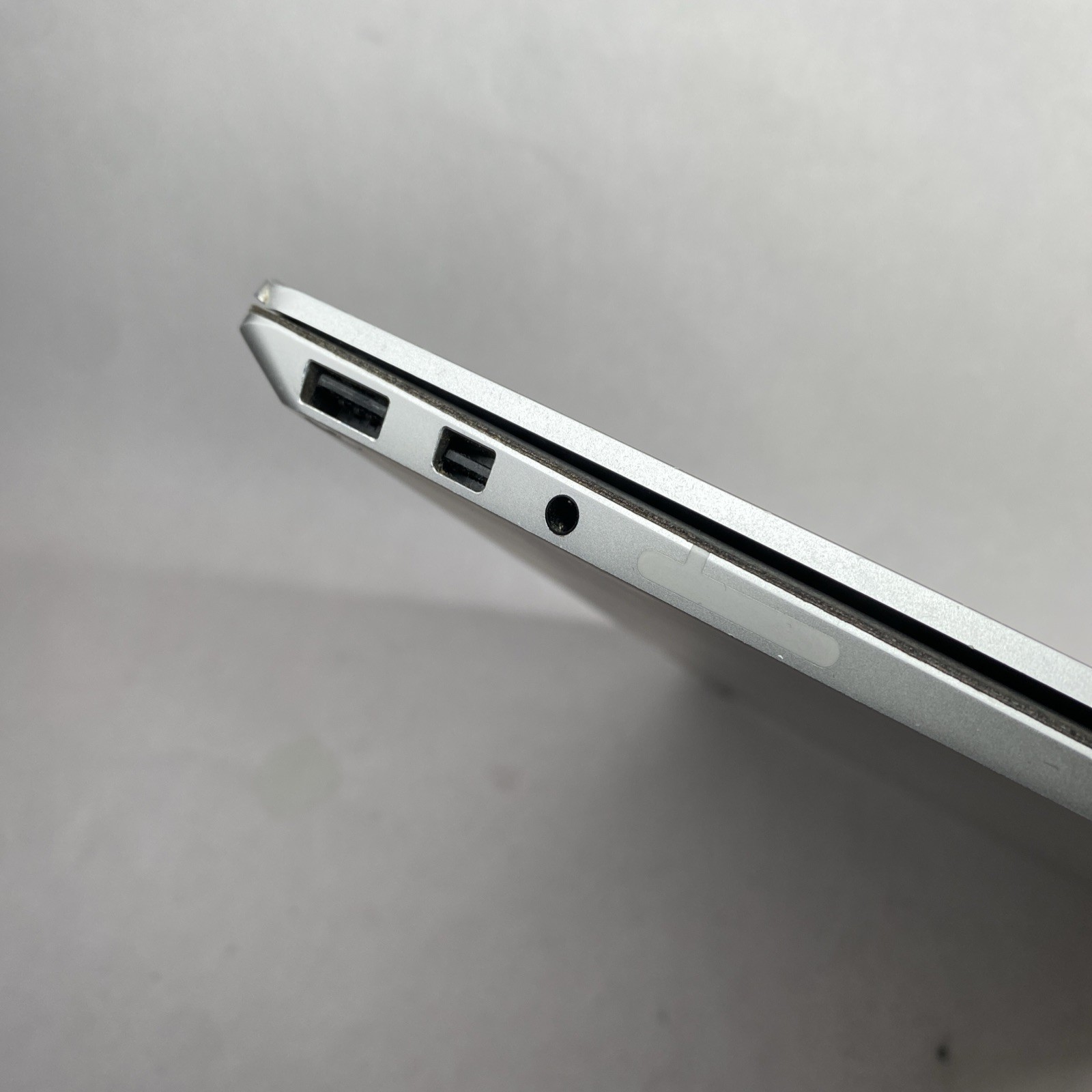 Microsoft Surface Laptop 2 1769 i5-8350U 8GB 256GB Platinum READ