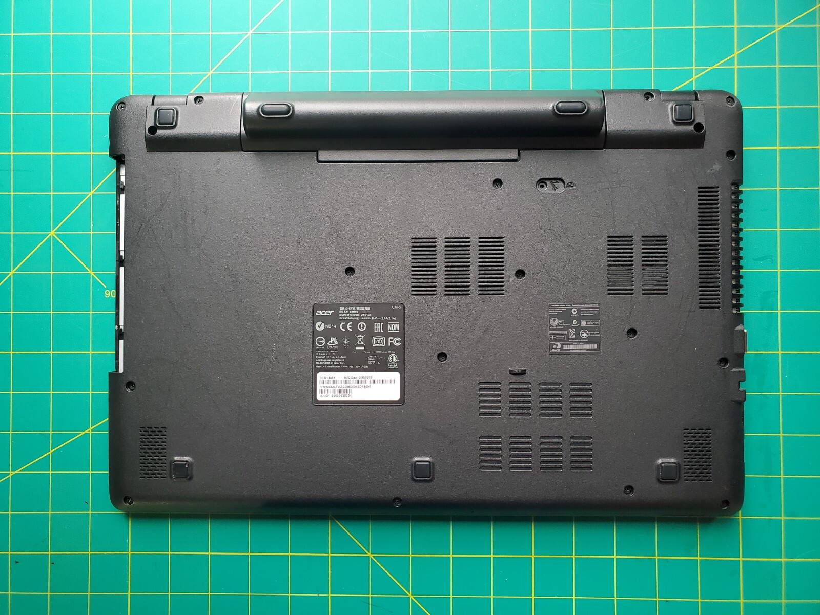 Laptop Acer Aspire E5-521, AMD A8-6420 Quad Core, 8GB RAM, 240GB SSD
