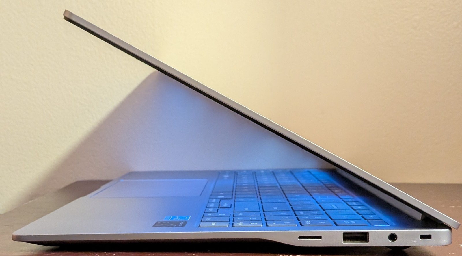 Samsung Galaxy Book4 Edge 15.6″ FHD (Snapdragon X Plus, 16GB/512GB SSD) Laptop