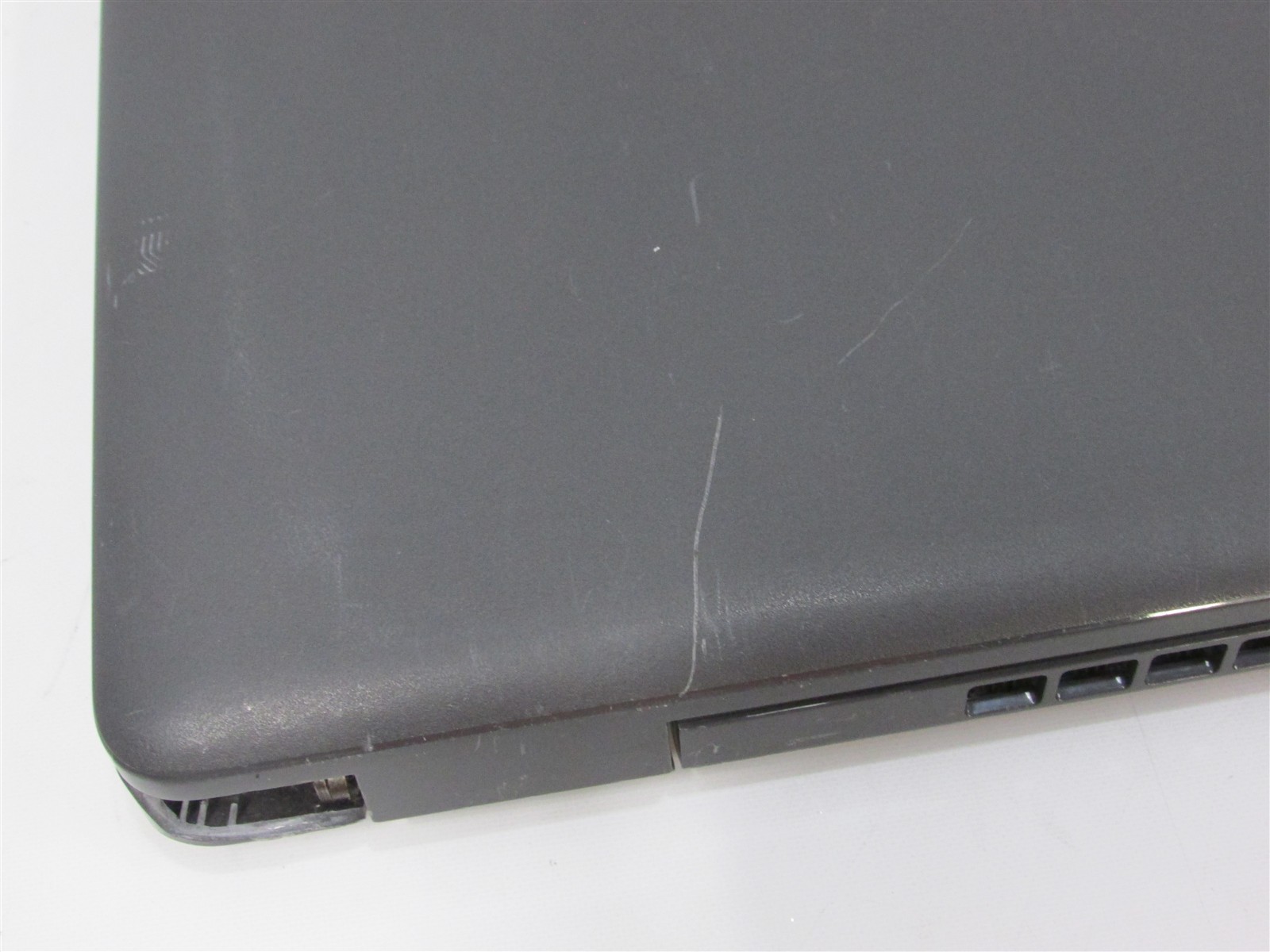 Dell Latitude 3510 i5-10210U 1.6GHz 16GB RAM 240GB SSD 15.6″ W11P Touch COSM DMG