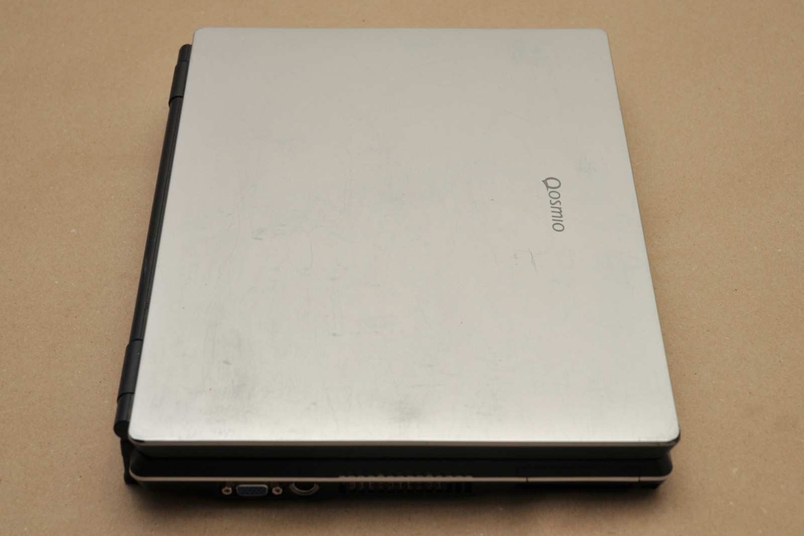 Toshiba Qosmio F25-AV205 Pentium M GeForce 6600 Go 64GB SSD 1GB RAM NO OS