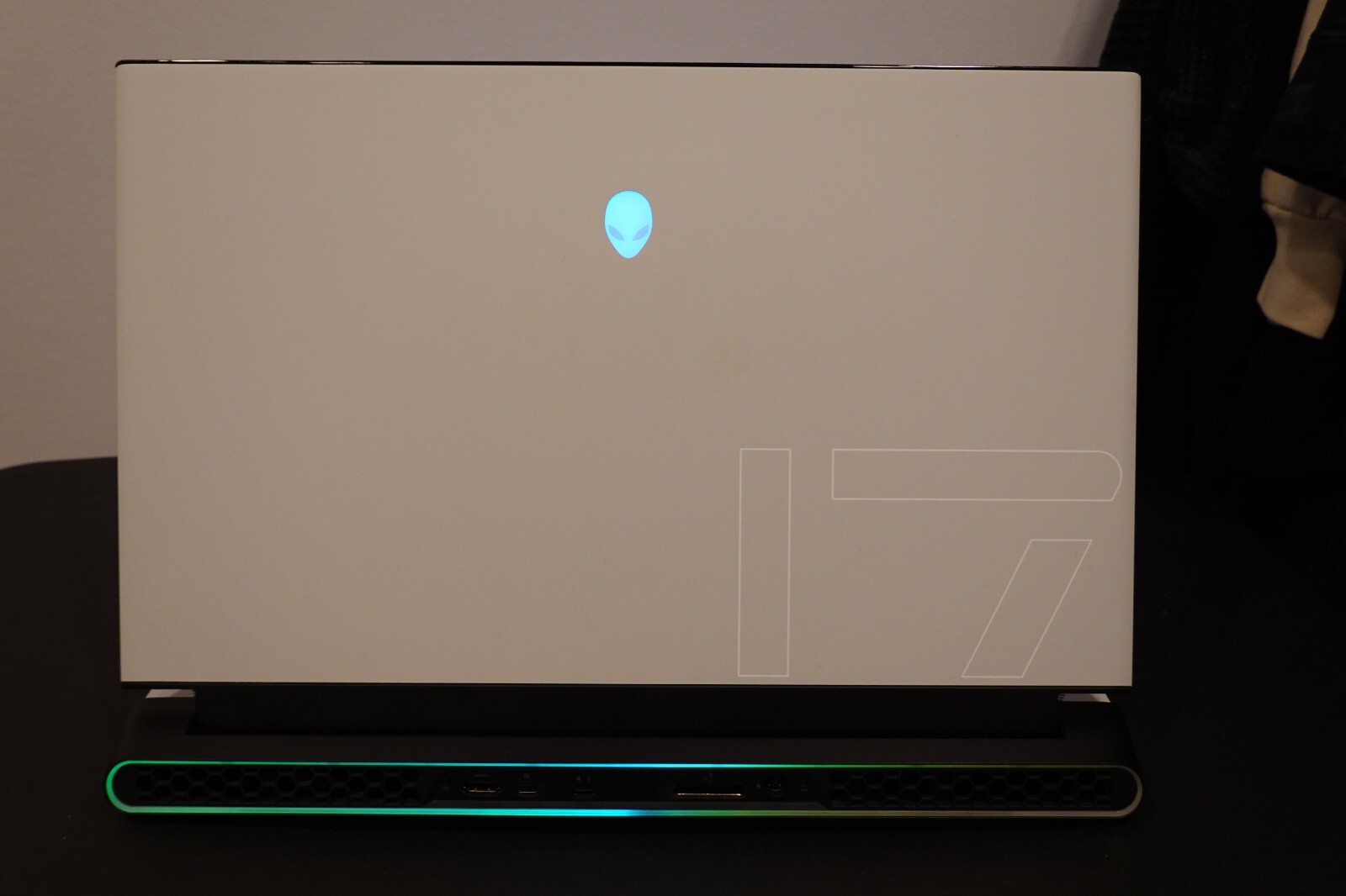 Alienware M15 R3 15.6″ Gaming Laptop i9-10980HK 32 GB Ram RTX 2080 No OS No M.2