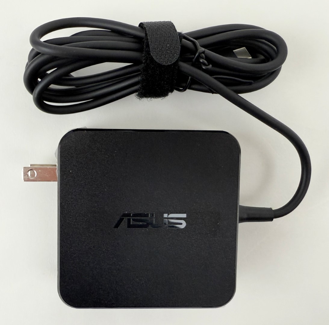 ASUS Zenbook 14 UX3405MA-PH77 14” 3K 120Hz OLED Touch Ultra 7 155H 32GB 1TB W11H
