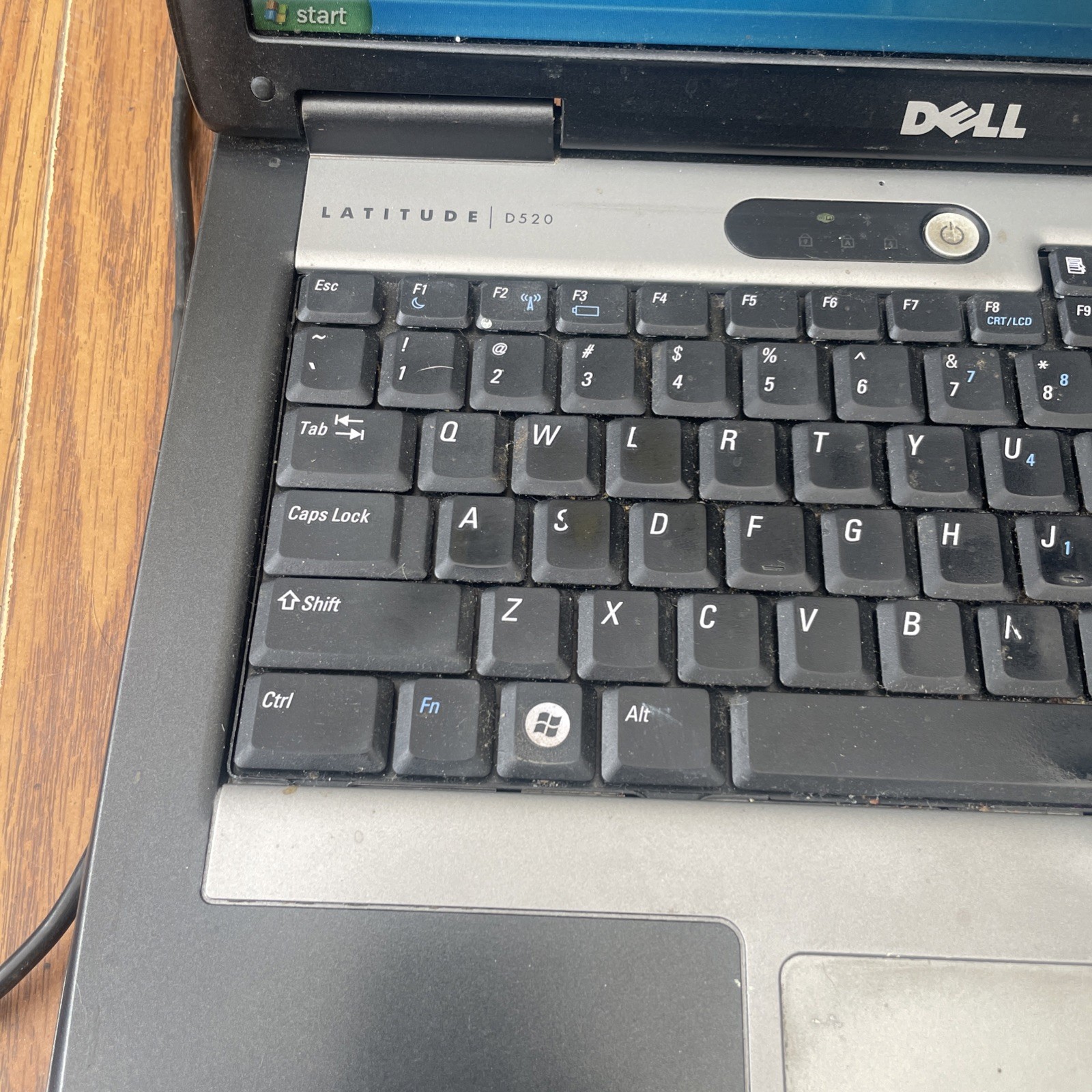 Dell Latitude D520 Laptop Vintage For parts or repair