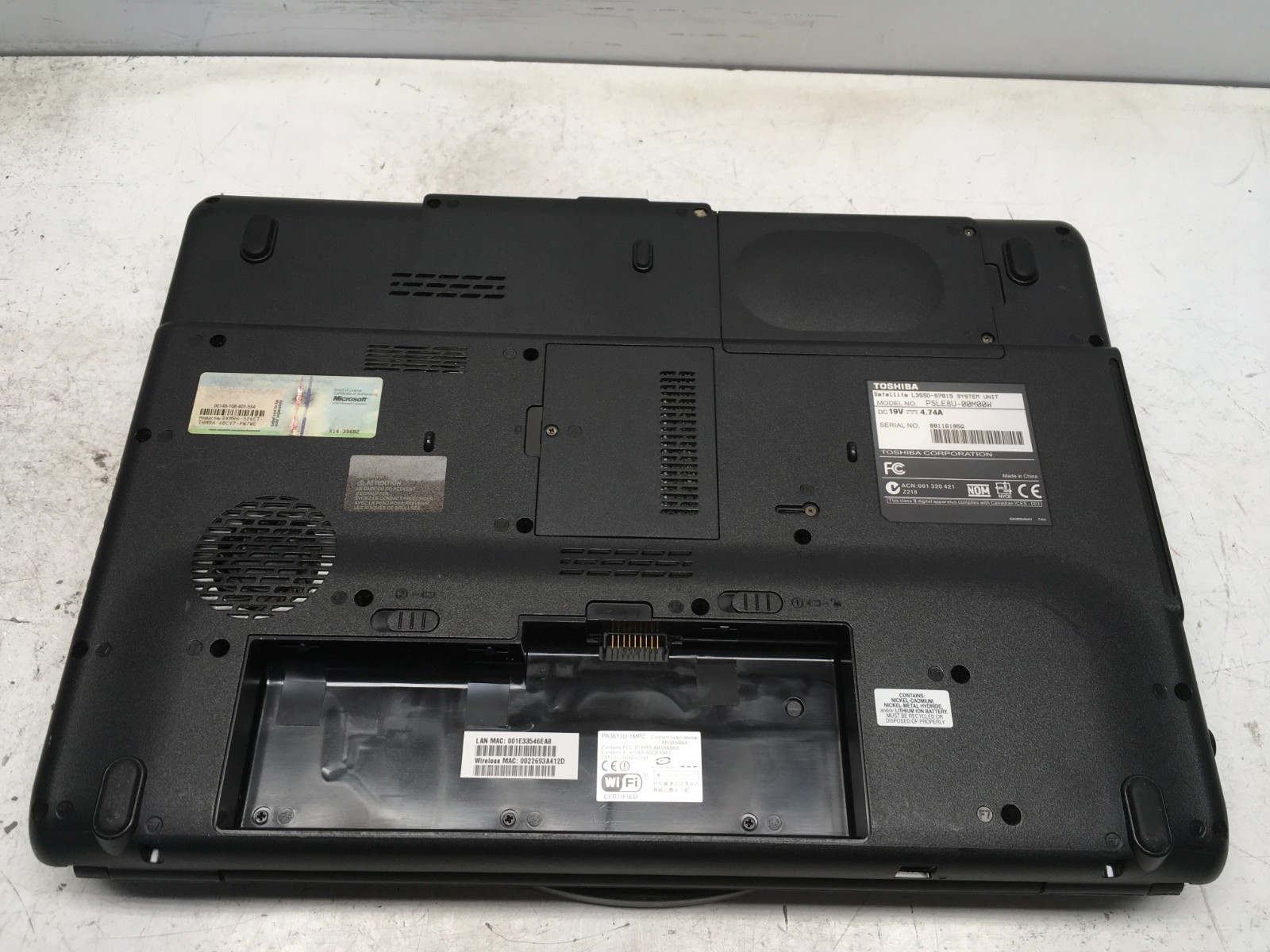 Toshiba Satellite L355D-S7815 AMD Athlon X2 1.9GHz 3 GB NO HDD NO BAT READ
