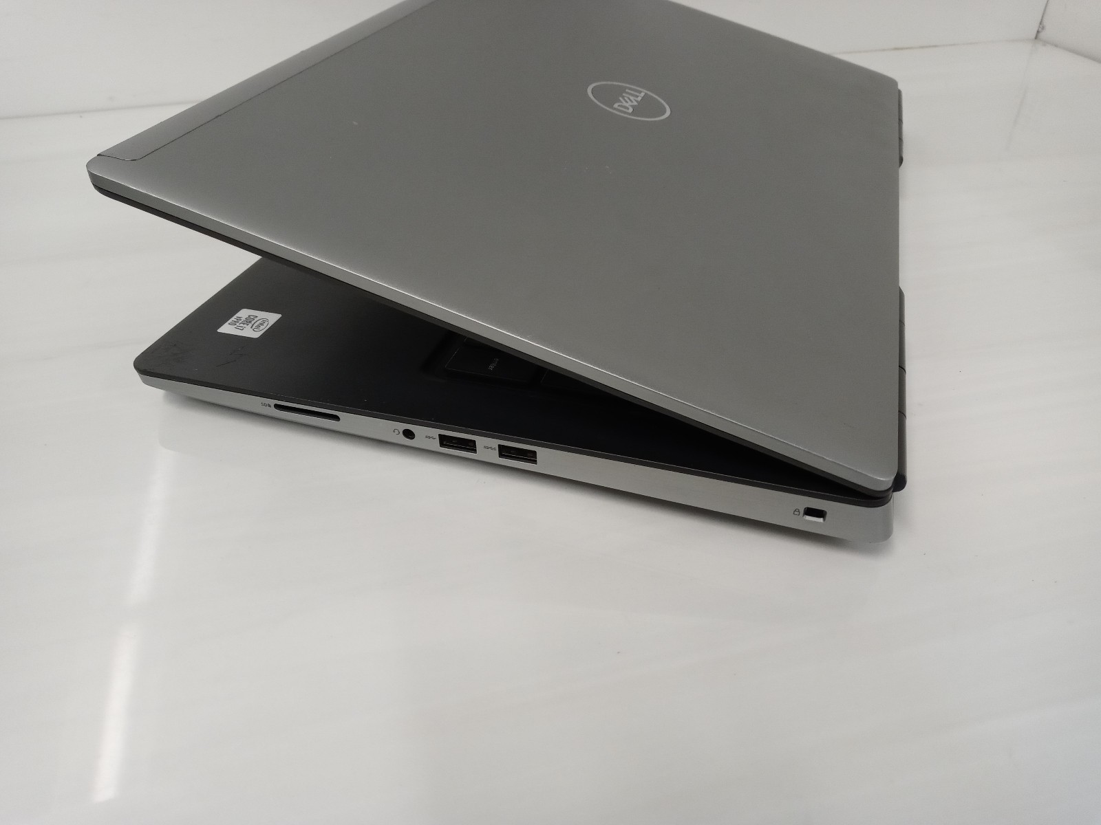 Dell Precision 7750 17.3″ Workstation i7-10850H 2.70GHz 32GB 512GB SSD Win11 Pro