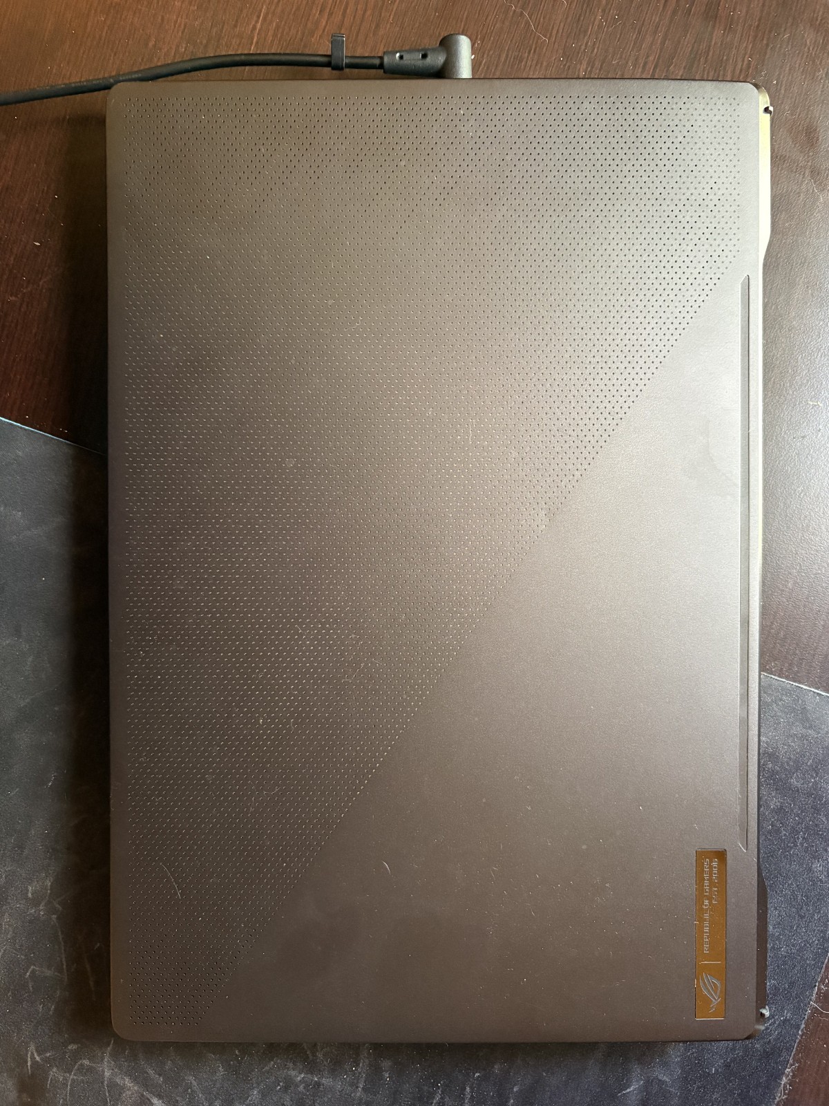 ASUS ROG Zephyrus G15 15.6″ (1TB SSD, AMD Ryzen 9, 3.00GHz, 16GB, NVIDIA GeForce