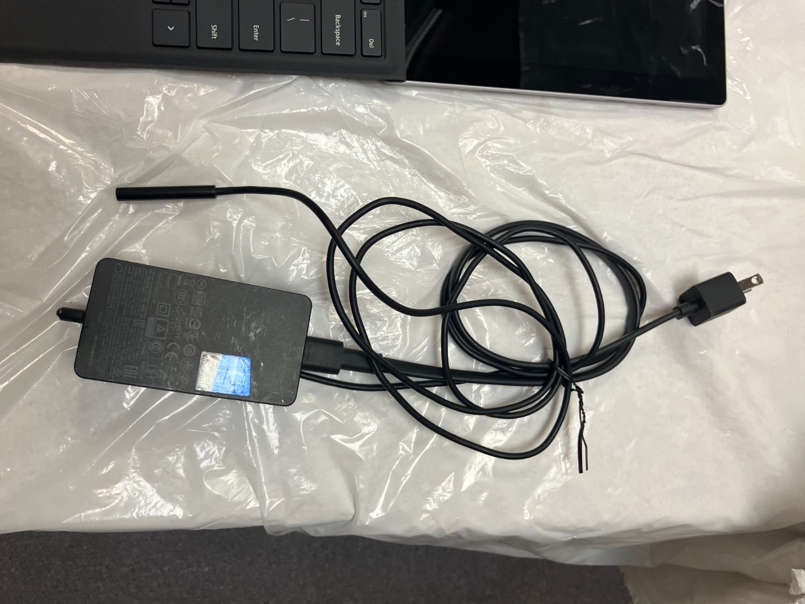 MICROSOFT SURFACE PRO 5 1796 i7-7660U @ 2.5GHz, 16GB RAM, 512GB SSD, WIN 10 PRO