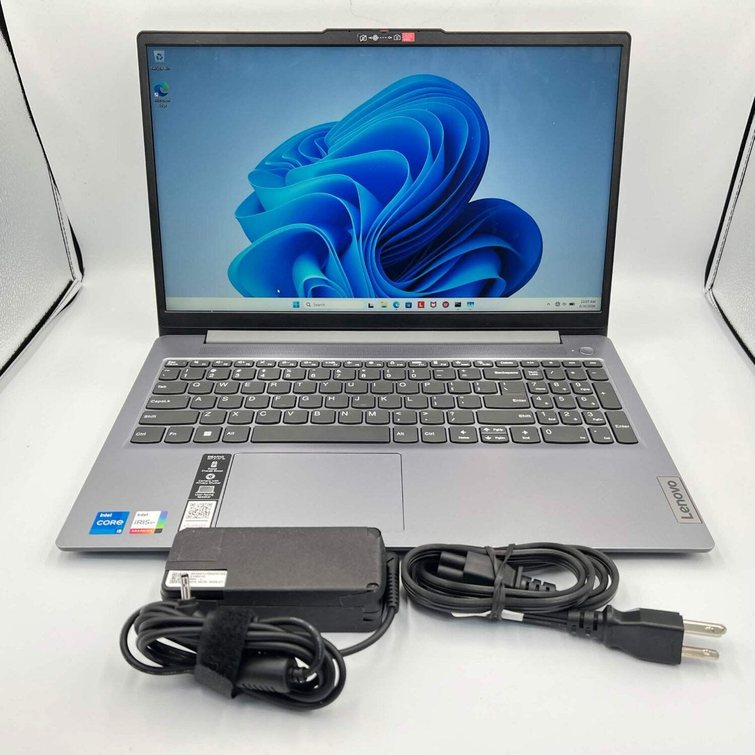 Lenovo IdeaPad 3i 15IRU8 15.6″ i5-1335U 1.3GHz 16GB RAM 256GB SSD
