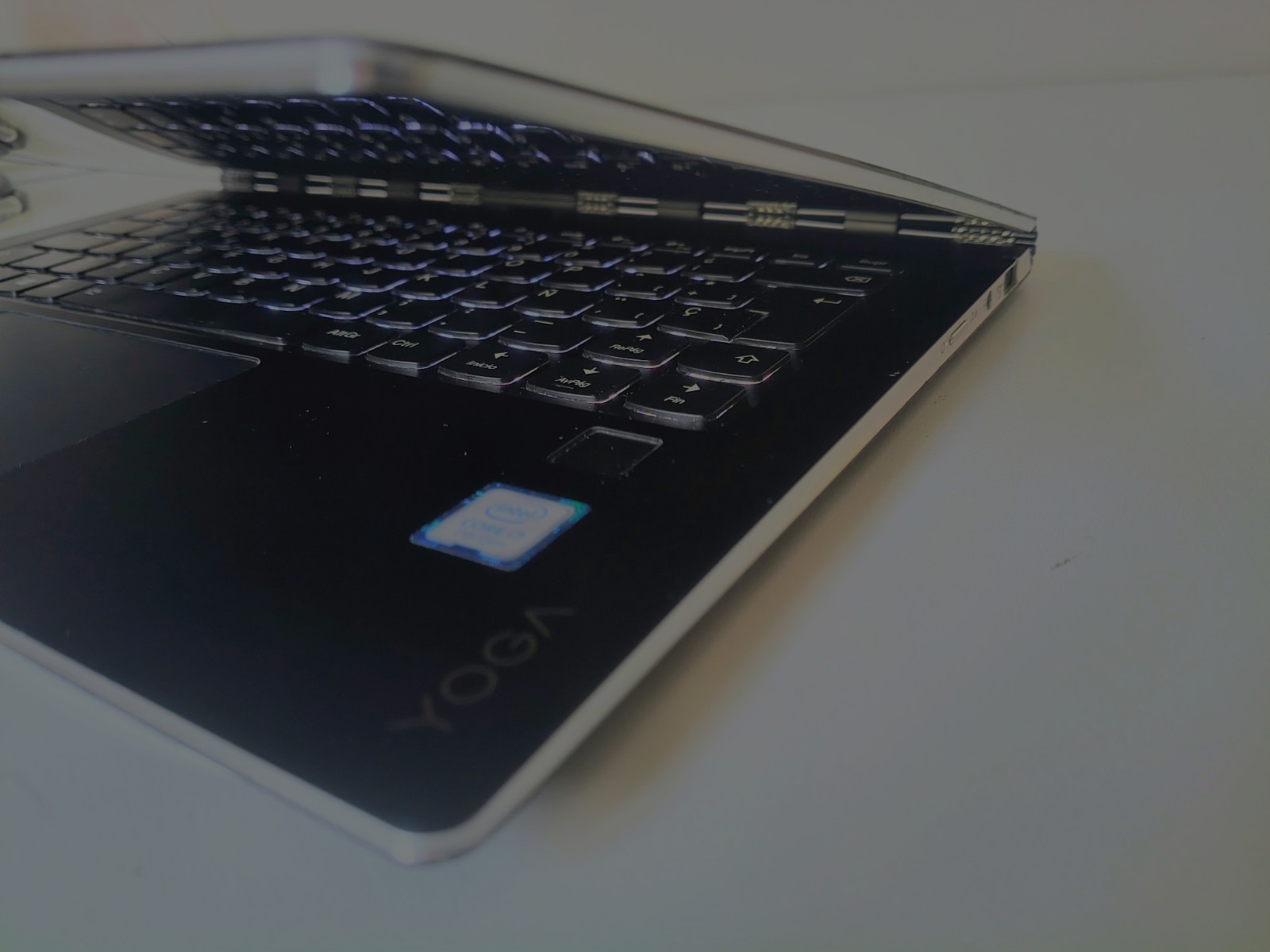 Yoga 910 x360 i7 7th 512G Win11 battery loads 10-15 hours