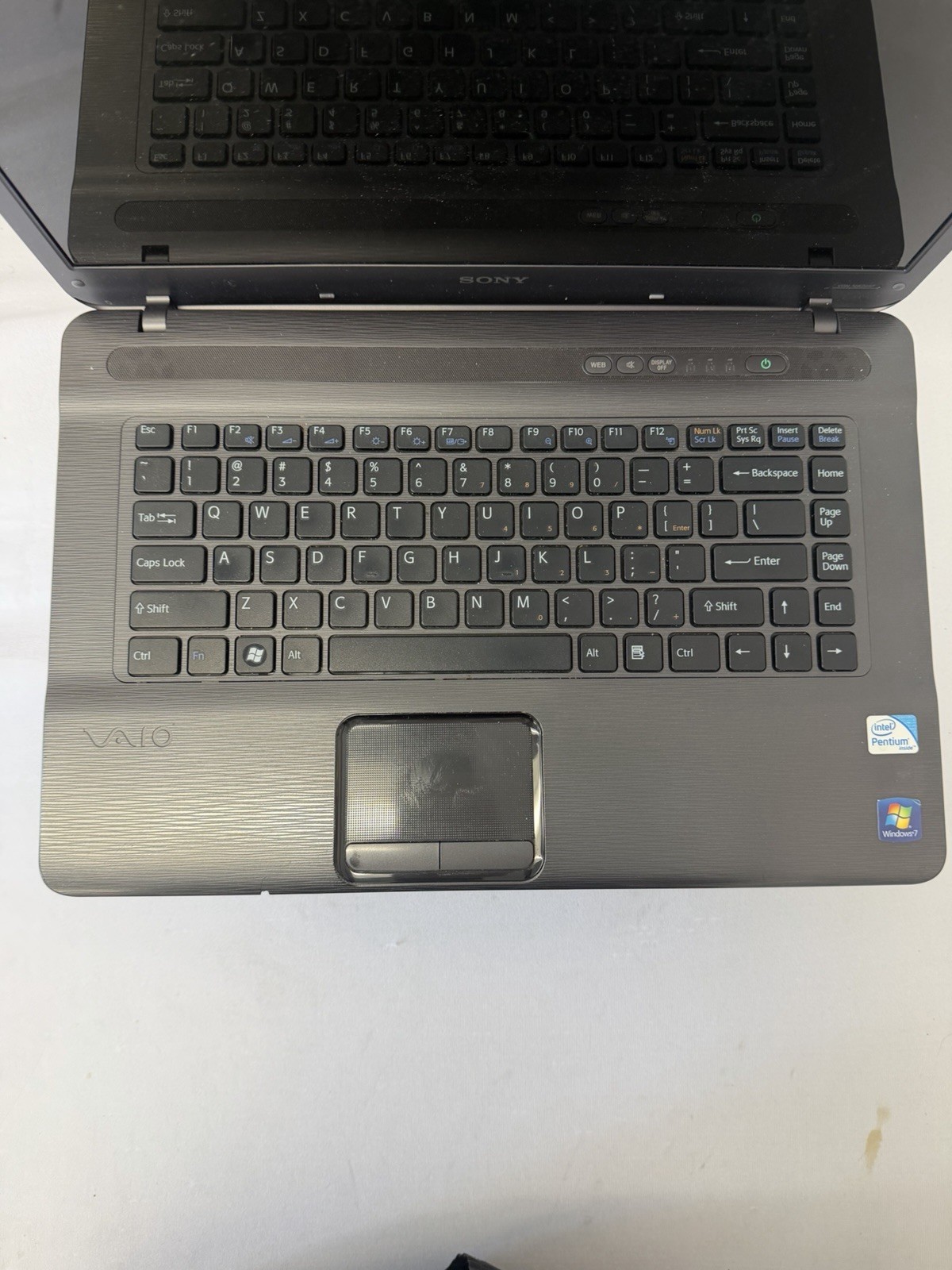 Sony Vaio PCG-7184L Laptop – Good Screen – Intel Pentium T4300 – Read Des