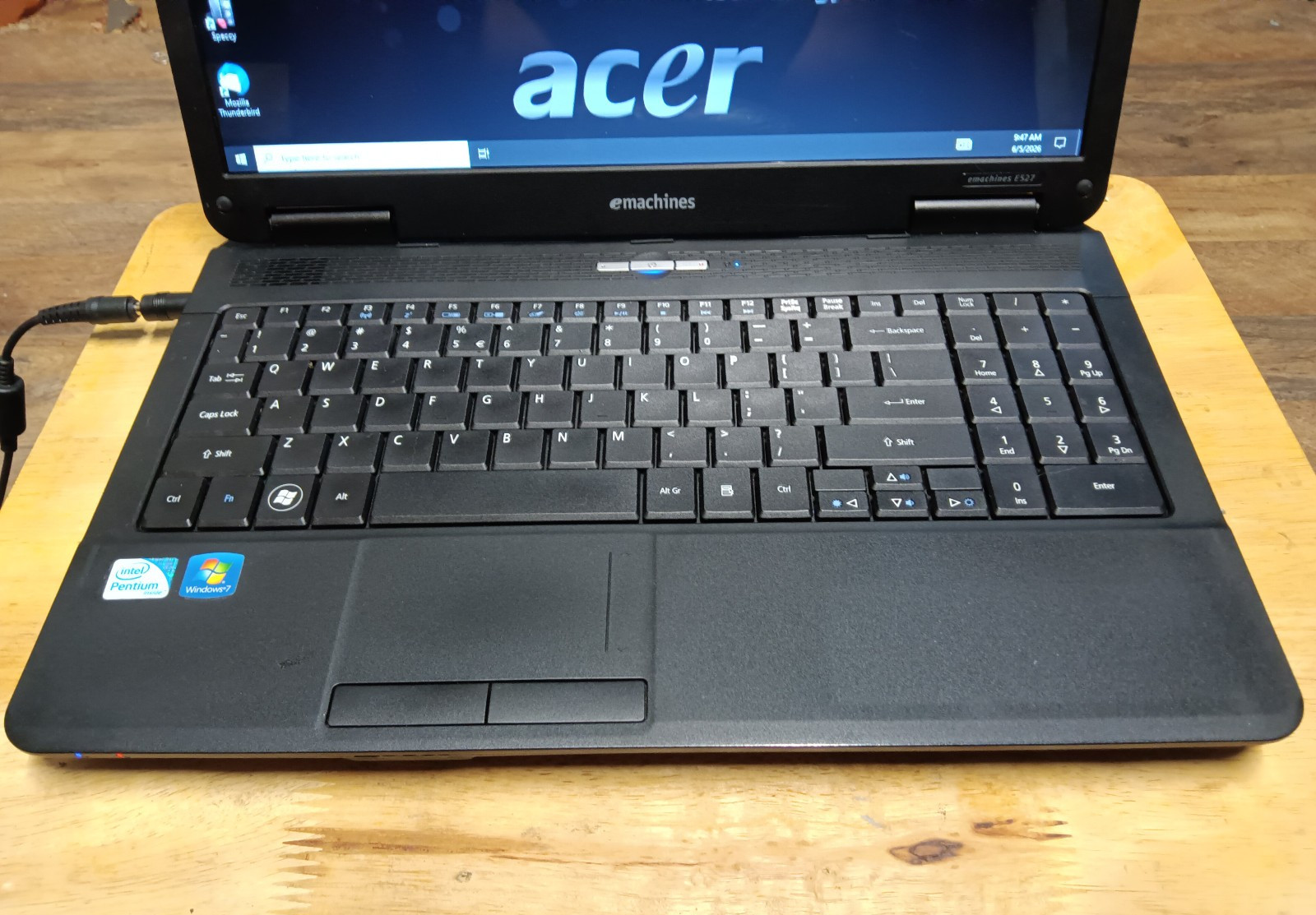 Emachines E527/Core2Duo T6600/2.20ghz/4gb/160gb/Windows 10 Home/Vga/15.6″