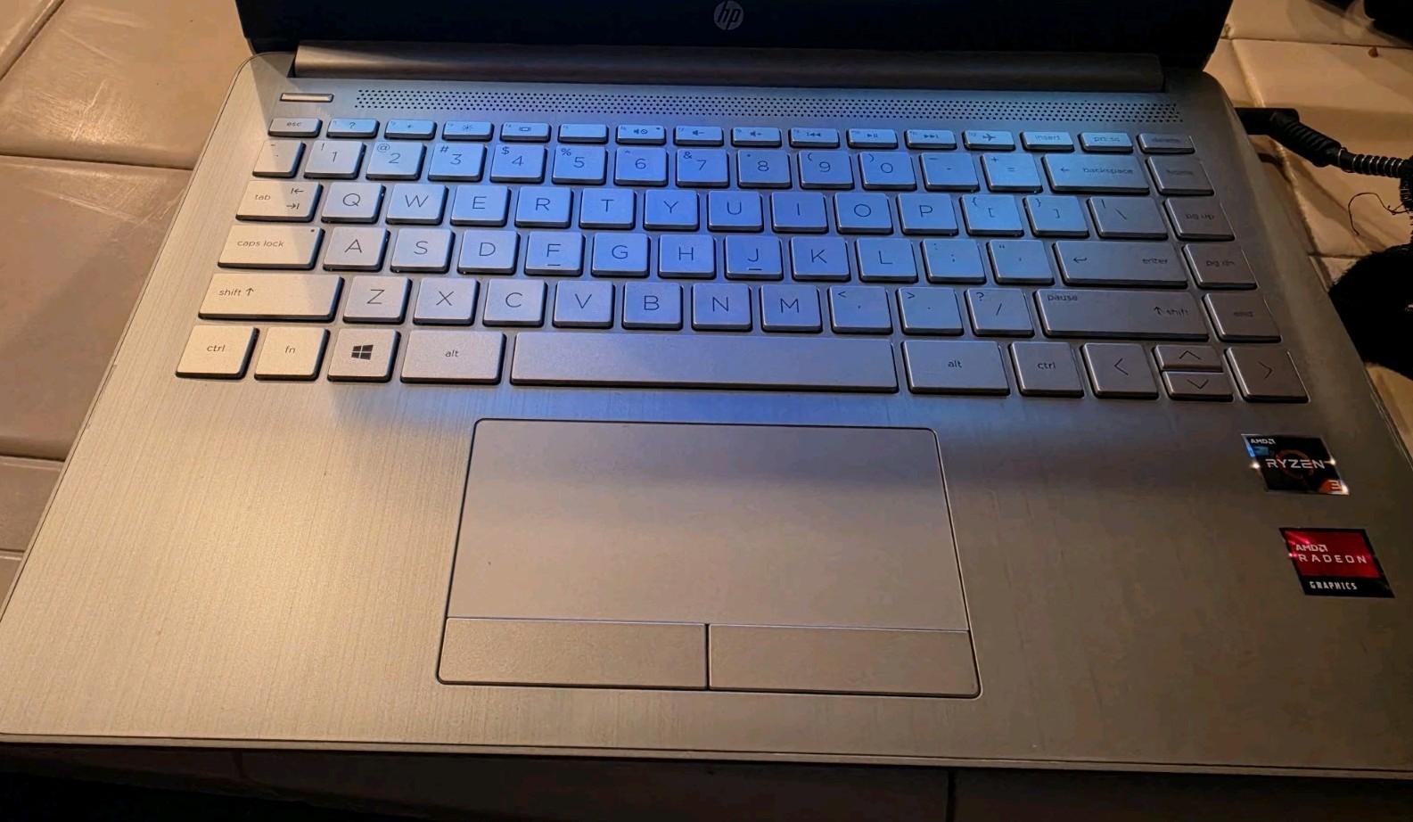 HP 14-DK1035WM 14” FHD AMD Ryzen™ 3 3250U 2.60ghz 12GB RAM 256GB SSd