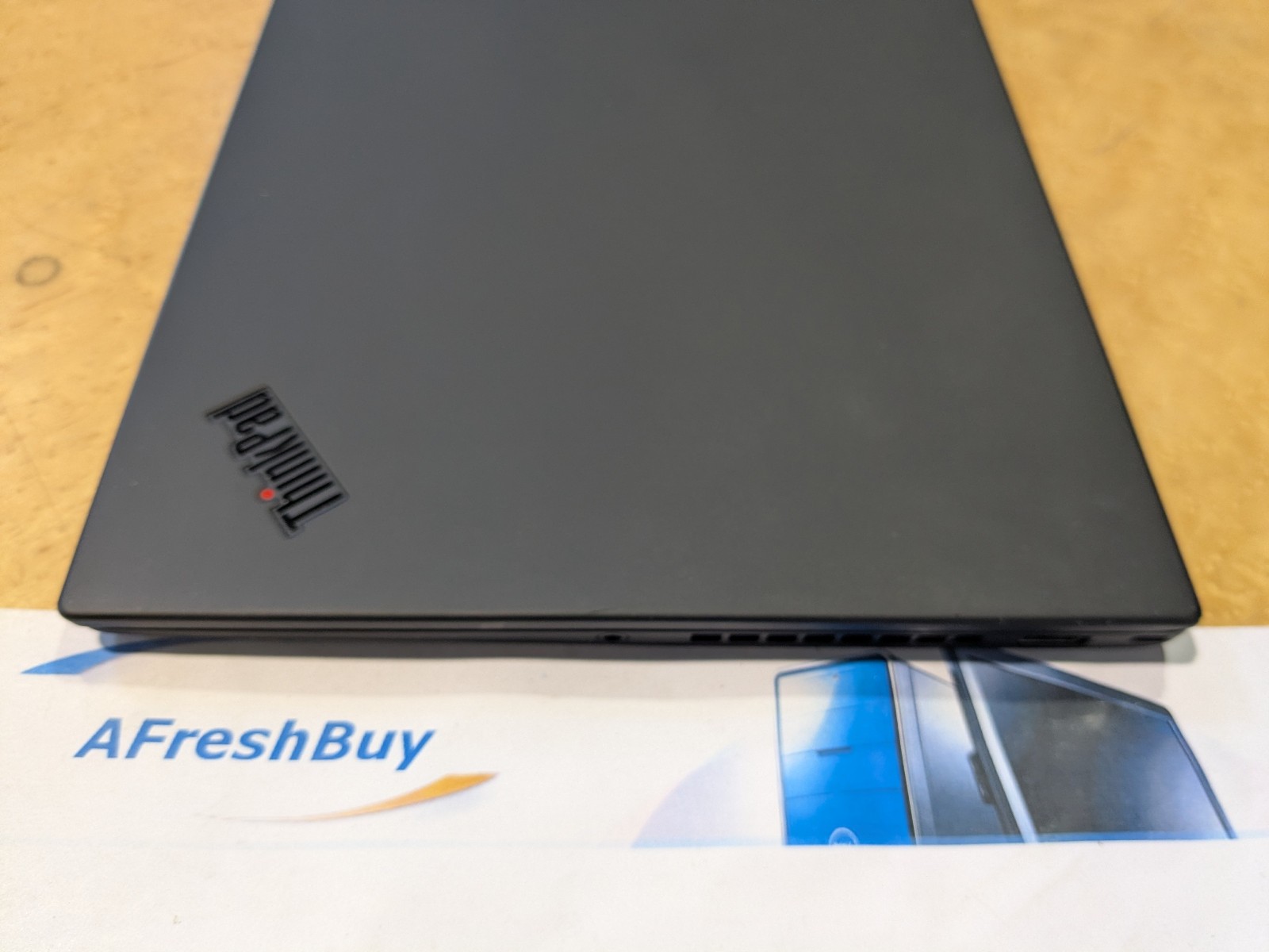 Lenovo ThinkPad X1 Carbon 6th Gen 14″ i7-8550U 1.8GHz 8GB Ram 256GB SSD No OS/AC