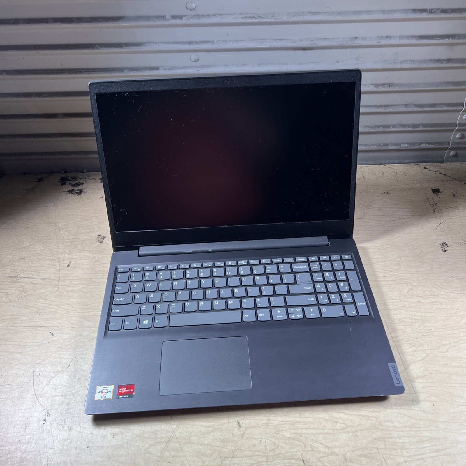LENOVO V15-ADA AMD ATHLON GOLD 3150U 8GB RAM **NO HD/ NO CADDIE/ NO OS