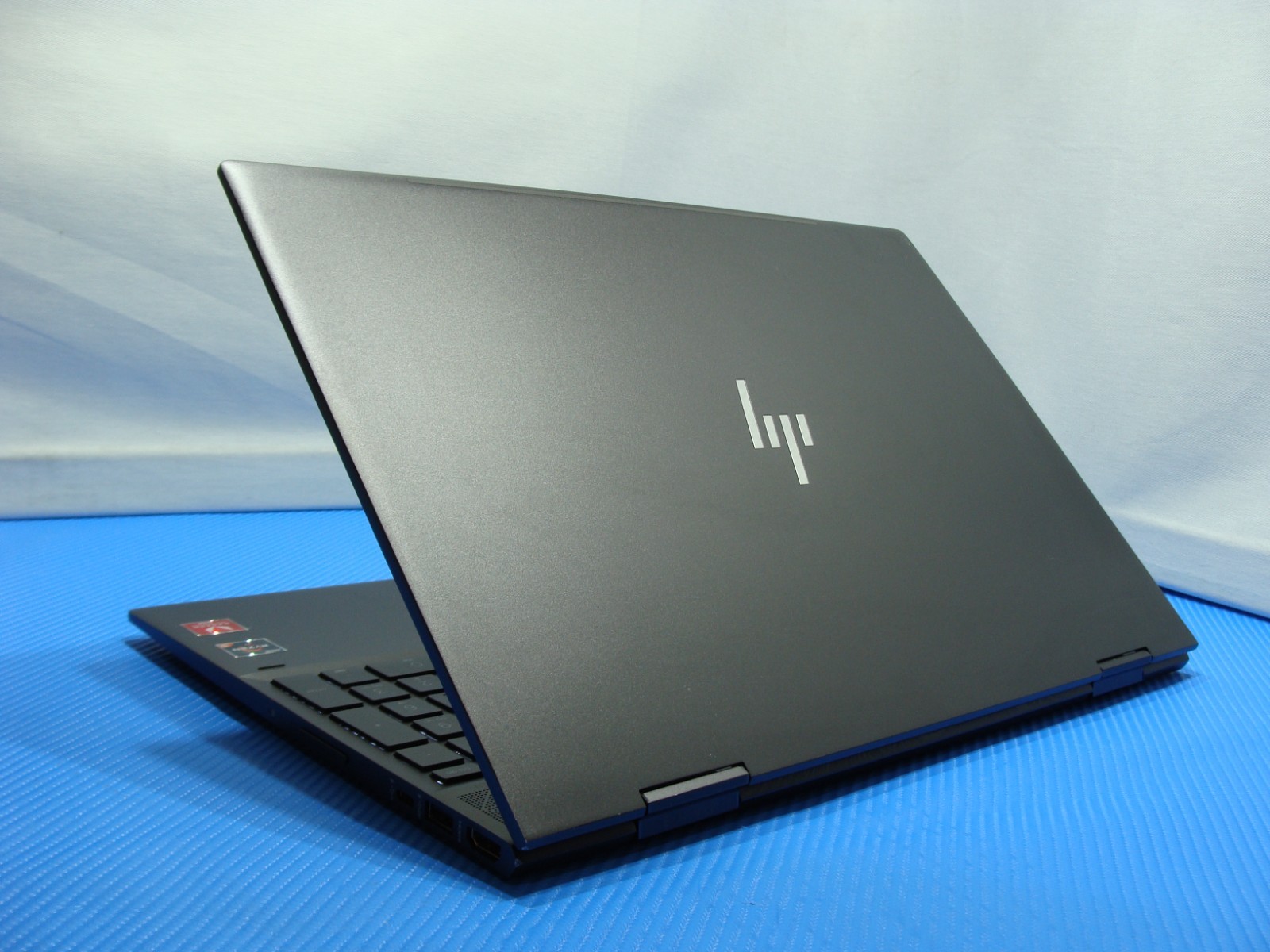 HP ENVY x360 15m-cp0011d 2-in-1 15.6″ TOUCH Ryzen 5 2500U 2GHz 8GB 128GB Win 10H