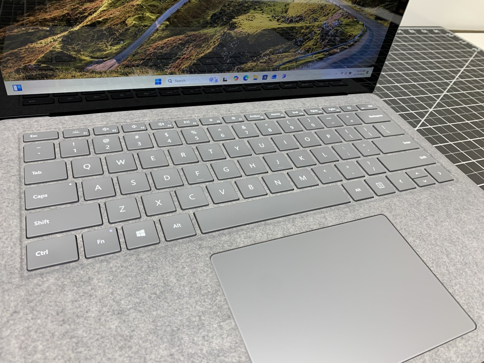 Microsoft Surface Laptop 4 1950 Intel i5-1145G7 | 512GB SSD, 8GB RAM | #P196